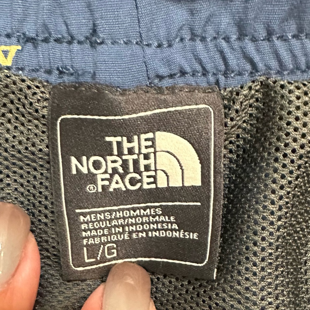 The North Face Flashdry Board Shorts with Lining, Size Large - Picture 5 of 10